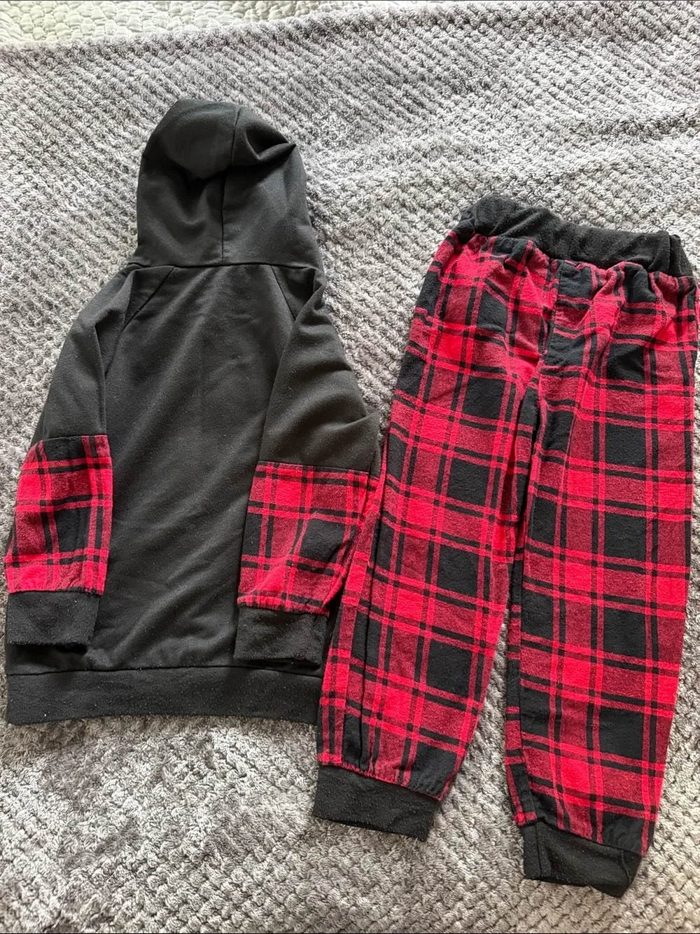 N/A cozy black